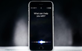 Xem iPhone tự động nhoay nhoáy 100% chỉ nhờ điều khiển giọng nói: Như lạc vào thế giới tương lai!