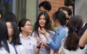 Ngày đầu tiên thi vào lớp 10 năm 2019 tại Hà Nội và TPHCM: Thí sinh rời phòng thi sớm, đề dễ thở
