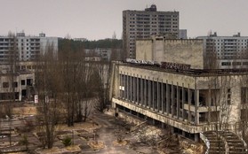 Nhờ series cực ăn khách của HBO,  khách du lịch xếp hàng nườm nượp đến thăm "thành phố ma" Chernobyl