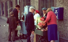Ảnh màu ấn tượng về đường phố Leningrad những năm 1960