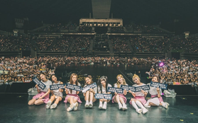 Thường xuyên dính tin đồn bất hòa nhưng cử chỉ của TWICE trong concert thiếu thành viên khiến ai cũng phải ấm lòng