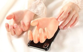 Phát minh độc dị của người Nhật: Ốp lưng iPhone bàn tay kỳ quái, trông ghê mà có ích ra phết