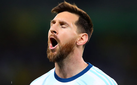 Sau khoảnh khắc thất thần vì thua cuộc, Messi buông những lời cay đắng dành cho đội ngũ VAR