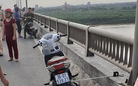 Vụ cô gái trẻ để lại xe máy nhảy xuống sông Hồng mất tích: Nhắn tin vĩnh biệt bạn trai trước khi tự tử nhưng không nói rõ địa điểm