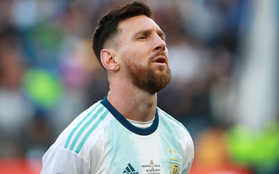 Bất ngờ phải nhận thẻ đỏ, Messi không thèm xuất hiện nhận huy chương