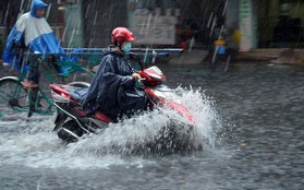 Chiều tối và đêm nay, Hà Nội đón mưa giông sau nhiều ngày nắng nóng kinh hoàng