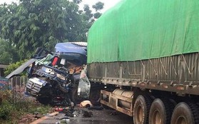 2 xe tải đâm nhau nát đầu ở Sơn La, 1 tài xế chết tại chỗ