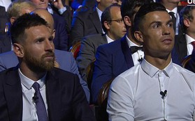 Phát biểu triết lý khó hiểu trong buổi trao giải, huyền thoại MU khiến Messi lẫn Ronaldo "ngẩn tò te"
