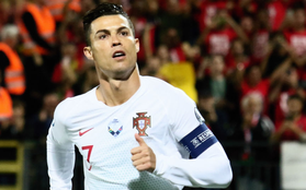 Ronaldo thiết lập hàng loạt cột mốc kỷ lục mới khi ghi 4 bàn giúp Bồ Đào Nha thắng đậm ở vòng loại Euro 2020