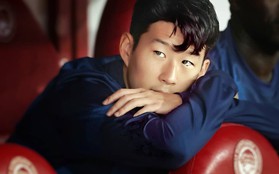 Son Heung-min gây sốt với biểu cảm buồn bã khi phải ngồi dự bị nhưng các fan còn phát hiện thêm một chi tiết đáng chú ý từ bàn tay anh chàng