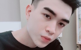 Tham gia giải Liên Quân Mobile "hạng cỏ", chàng trai 9X vẫn chiếm trọn spotlight với vẻ đẹp như hotboy