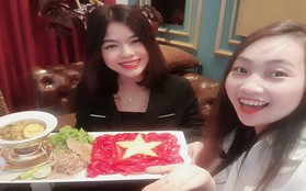 Cổ động viên Đà Nẵng nấu mì Quảng "khổng lồ" hình quốc kỳ để cổ vũ ĐT Việt Nam trước trận bóng lịch sử gặp Thái Lan