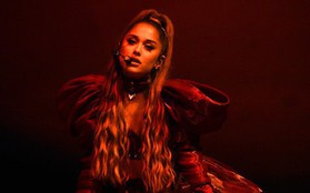 Không hủy show lẻ tẻ nữa, Ariana Grande hủy một lúc... 22 sự kiện Meet & Greet hậu Sweetener Tour để "bảo vệ giọng hát"!