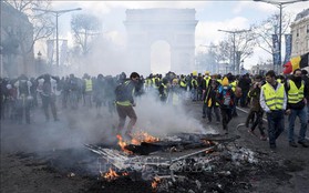 Phe 'Áo Vàng' tiếp tục xuống đường bất chấp Pháp cấm biểu tình ở nhiều nơi