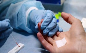 10 người ở TP.HCM bị kẻ lạ đâm phải điều trị phơi nhiễm HIV