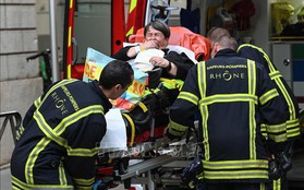 Pháp: Nổ bưu kiện nghi là bom ở phố đi bộ, ít nhất 8 người bị thương