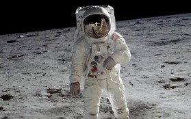 Người đàn ông 'mua nhầm' những thước phim đầu tiên được quay trên Mặt trăng với giá 218 USD sắp trở nên giàu sụ