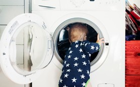 Bé trai 3 tuổi qua đời thương tâm sau khi tự nhốt mình trong máy giặt ở nhà