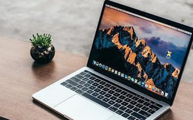 Khách nước ngoài kẹt lại Việt Nam vì mang theo MacBook Pro 15 inch