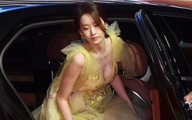 Yoona diện đầm "bức tử" vòng 1 sexy đến khó tin, nhưng choáng nhất là tổng giá trị bộ đồ cô dát lên người