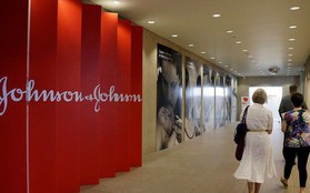 Johnson & Johnson phải bồi thường 8 tỉ USD vì sản phẩm khiến nam giới... tăng tuyến vú