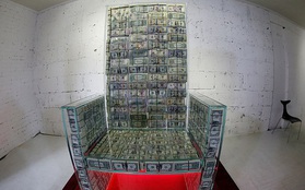 Choáng với 'ngai vàng' được làm từ 1 triệu USD tiền mặt của tỷ phú Nga