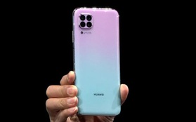 Mặt trước giống Galaxy S10, mặt sau giống iPhone 11 Pro nhưng smartphone này lại mang thương hiệu khác, thế mới hay!