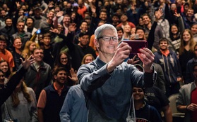 CEO Tim Cook: "iPhone vẫn chưa trưởng thành"