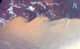 Phi hành gia NASA chia sẻ hình ảnh cháy rừng "đại thảm họa" nước Úc từ vũ trụ: Chỉ vài tấm ảnh thôi là đủ để thấy tình trạng đau lòng đến mức nào