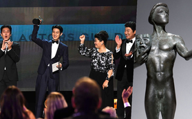 Dàn sao Parasite vỡ oà ẵm giải danh giá nhất tại SAG Awards 2020, "anh Phượng" tiếp tục rinh tượng vàng