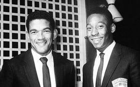 Garrincha: "Thiên tài chân cong" được sùng bái hơn cả Vua bóng đá Pele đã tự giết mình bằng men rượu như thế nào?