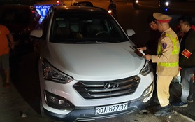 Hà Nội: Lao thẳng vào "chốt" 141, tài xế say xỉn bị phạt 40 triệu đồng và tước giấy phép lái xe 23 tháng