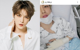 Lâu lắm mới lộ diện, "vị thần phương Đông" Jaejoong (JYJ) khiến dân tình tá hoả vì nhập viện với cánh tay bó bột