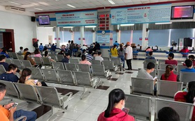 Ngày đầu bán vé Tết Tân Sửu 2021: Ga Sài Gòn vắng khách vì hàng chục nghìn người đã mua vé qua mạng