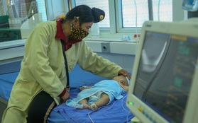 Vụ bé gái 2 tháng tuổi tử vong sau khi tiêm vắc xin ở Sơn La: 4 trẻ nhỏ khác cũng phải nhập viện, đang được theo dõi