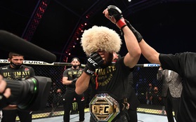 "Độc cô cầu bại" Khabib hạ gục Gaethje trong trận đại chiến tại hạng nhẹ UFC, gây sốc với tuyên bố giải nghệ đầy bất ngờ