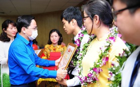 Đạt điểm tuyệt đối tại Olympic Tin học châu Á: Ngã rẽ của chàng trai chuyên Toán