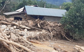Quảng Trị: Di dời khẩn cấp 45 hộ dân vì núi xuất hiện vết nứt nguy hiểm