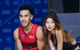 Fan nữ lọt vào “mắt xanh” của cầu thủ bóng rổ hot nhất Việt Nam: Sở hữu vẻ đẹp mỏng manh, nhìn góc nghiêng thôi mà hút hồn