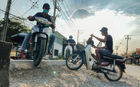 Gần 2,5km đường ở Sài Gòn giá hơn 800 tỷ nhưng làm 5 năm chưa xong: Người dân than trời vì ổ gà, bụi và nước ngập