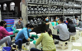 Hàng loạt trường liên cấp ở Hà Nội cho học sinh nghỉ thêm 1 tuần, tổng vệ sinh "từng chân tơ kẽ tóc" chống dịch Corona