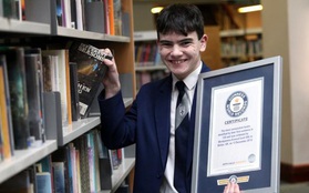 Nhớ được 129 cuốn sách chỉ nhờ vào câu đầu tiên, nam sinh 14 tuổi lập kỷ lục Guinness