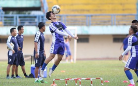 Bóng đá Việt Nam bật chế độ "tự cách ly" mùa dịch Covid-19, đến lãnh đạo cũng không được vào thăm cầu thủ