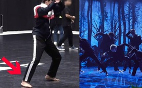 Jin (BTS) bỗng nhiên than thở "Giày dép đúng là phát minh vĩ đại nhất của loài người", diễn "Black Swan" bằng chân trần hẳn là khó khăn lắm?