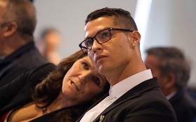 Hiếu thảo như Ronaldo: Bận rộn chuẩn bị "phục thù" nhưng vẫn đáp chuyên cơ về Bồ Đào Nha thăm mẹ