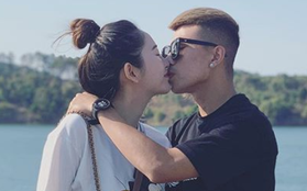 Tiền đạo U23 Việt Nam tâm tình cùng bạn gái trong ngày Valentine trắng: "Dù cuộc sống hiện tại còn nhiều khó khăn, nhưng tương lai, chắc chắn anh sẽ không để em chịu thiệt"