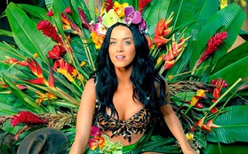 Katy Perry hào hứng chia sẻ đoạn clip một nhóm người dân Ý ở khu cách li hát vang hit "Roar", nhưng netizen lại phát hiện ra sự thật "phũ phàng"