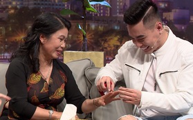 Lê Dương Bảo Lâm "chơi lớn", tặng mẹ nhẫn kim cương trên sóng truyền hình