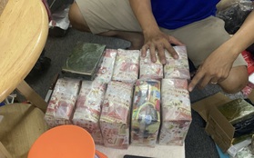 Bắt nhóm đối tượng buôn 50 bánh heroin, 35kg ma tuý, giao dịch bằng xe đạp giữa trung tâm Sài Gòn