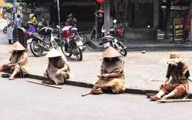 Nhóm người đi ô tô giả "ăn mày" ở Hội An gửi lời xin lỗi, khai nhận muốn "chụp hình, quay clip" để làm kỷ niệm